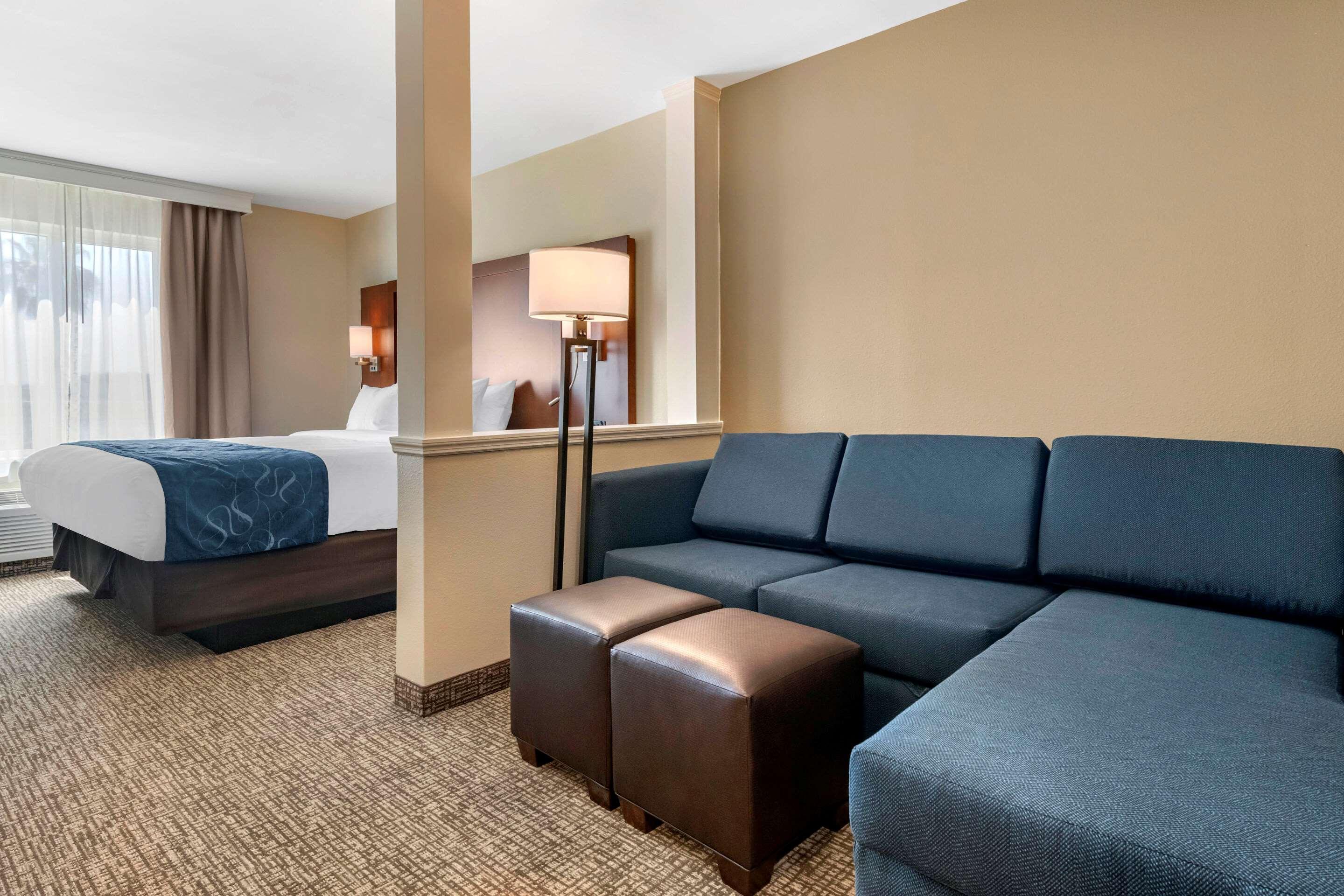 Comfort Suites Daytona Beach-Speedway Eksteriør billede