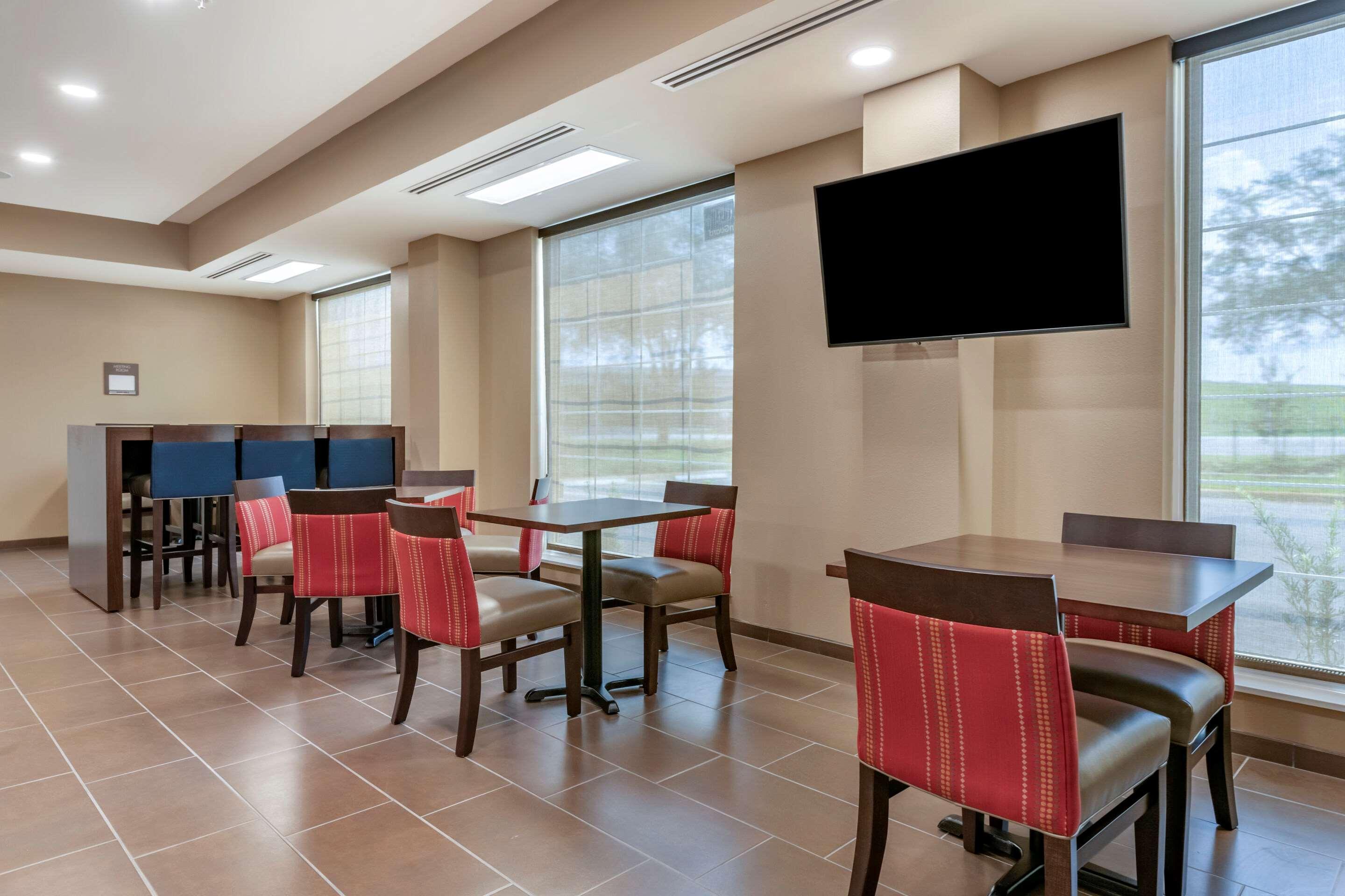 Comfort Suites Daytona Beach-Speedway Eksteriør billede