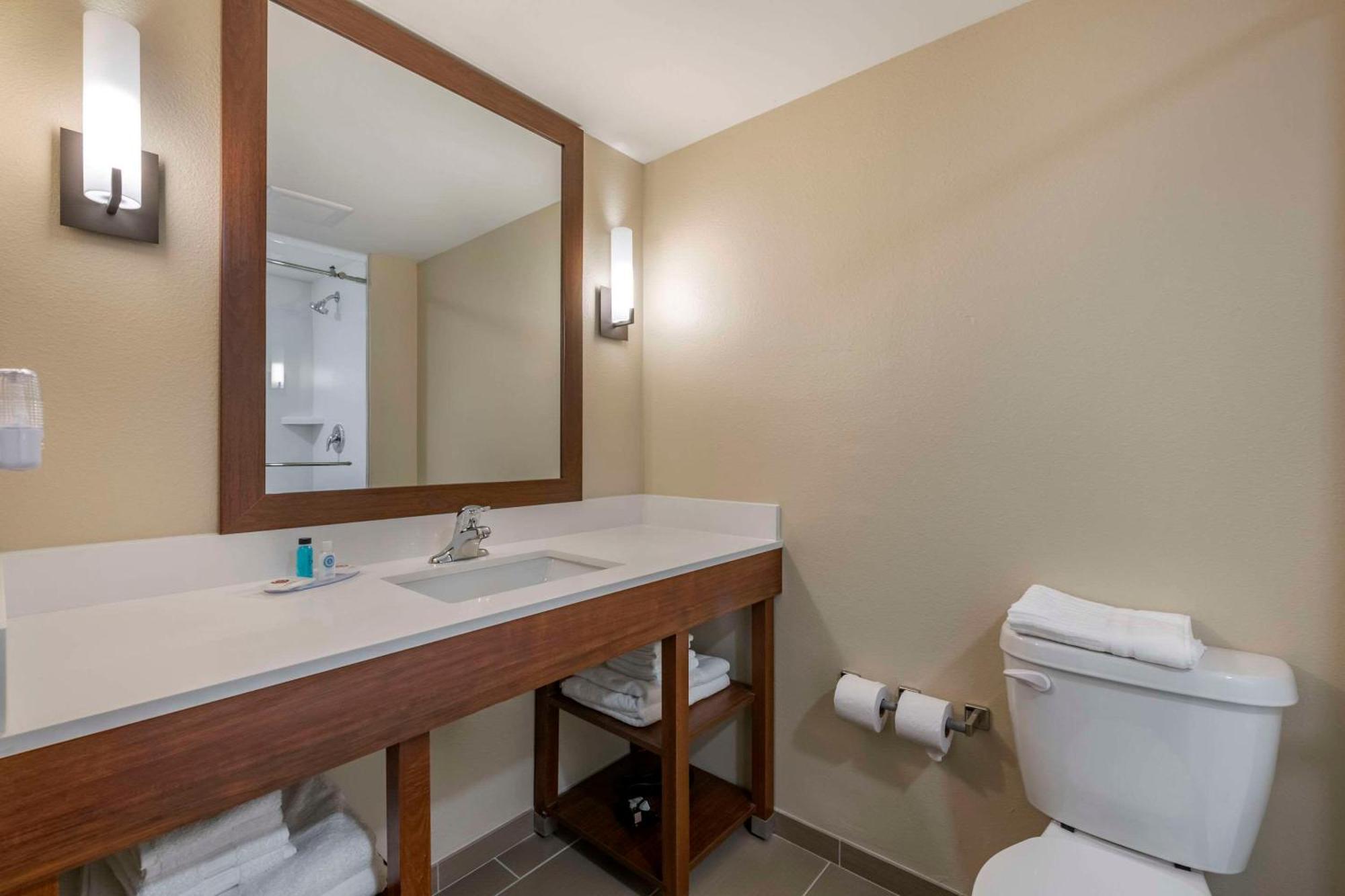 Comfort Suites Daytona Beach-Speedway Eksteriør billede